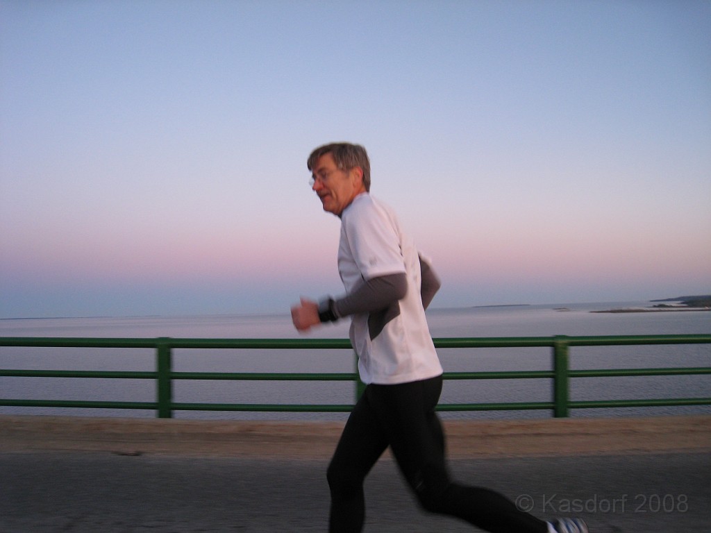 Mackinaw Island Area May 2008 0028.jpg - Hey, back off, give me some running room here!